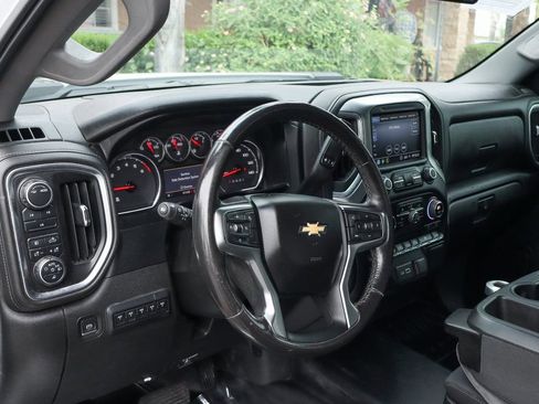 Used 2022 Chevrolet Silverado 2500 LT w/ Convenience Package image 21