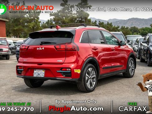 Used 2022 Kia Niro EX image 4