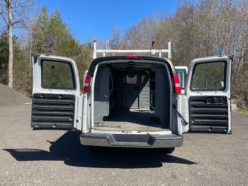 Used 2018 Chevrolet Express 2500 w/ Chrome Appearance Package RWD image 20