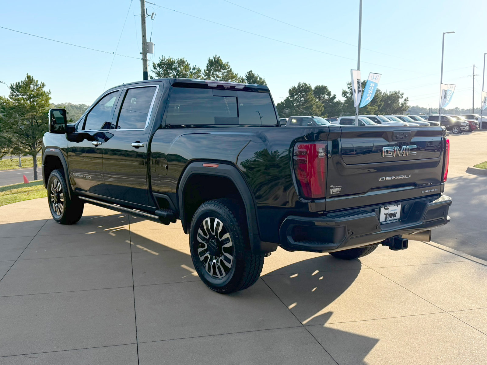 Used 2026 GMC Sierra 2500 Denali Ultimate AWD/4WD image 4