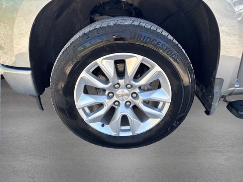 Used 2023 Chevrolet Silverado 1500 Custom image 11