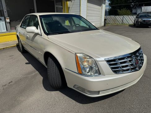 Used 2008 Cadillac DTS FWD image 12