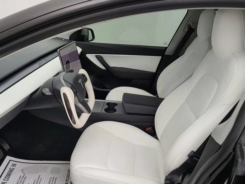 Used 2021 Tesla Model Y Long Range AWD/4WD image 24