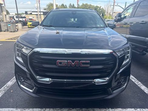 Used 2022 GMC Terrain SLE w/ Driver Convenience Package AWD/4WD image 2