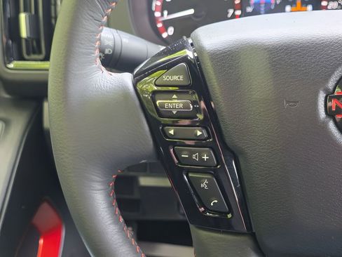 Used 2025 Nissan Frontier Pro-X RWD image 21