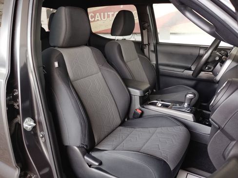 Used 2023 Toyota Tacoma TRD Sport AWD/4WD image 13