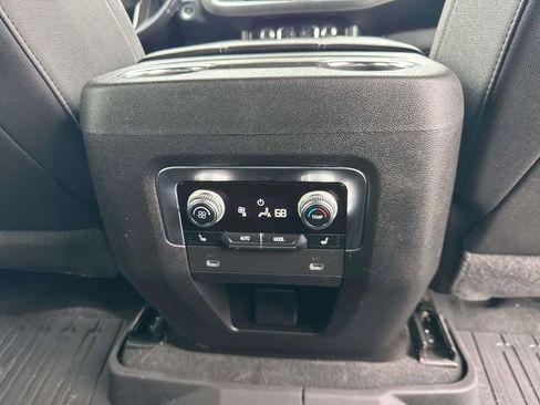 Used 2022 GMC Yukon AT4 AWD/4WD image 15