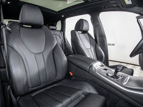 Used 2021 BMW X5 sDrive40i w/ Convenience Package image 14
