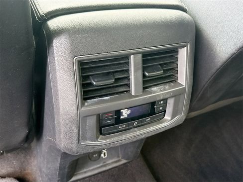 Used 2019 Volkswagen Atlas SE w/ Panoramic Sunroof Package image 28