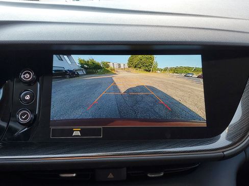 Used 2023 Buick Envision Essence w/ Sport Touring Package image 27