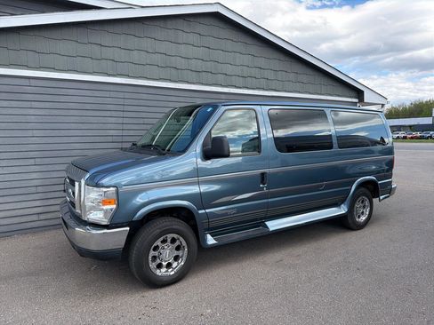 Used 2014 Ford E-150 and Econoline 150 w/ RV Plus Package RWD image 25