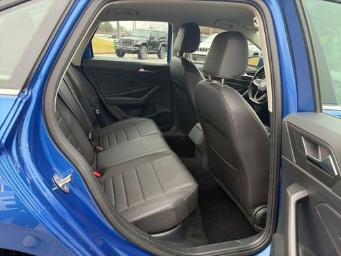 Used 2024 Volkswagen Jetta SE FWD image 32