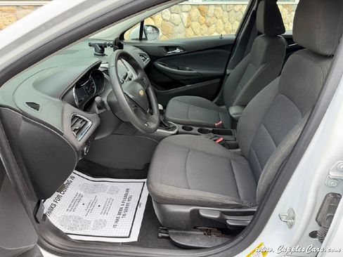Used 2017 Chevrolet Cruze LS FWD image 4