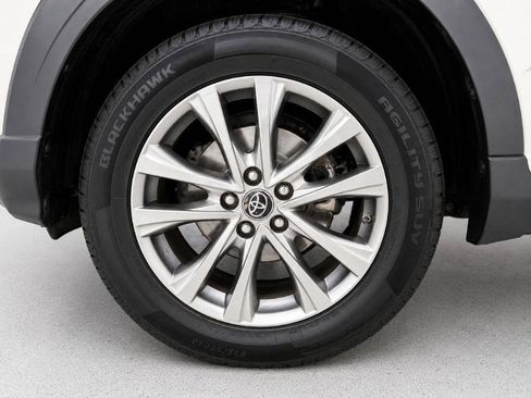 Used 2017 Toyota RAV4 Limited AWD/4WD image 31