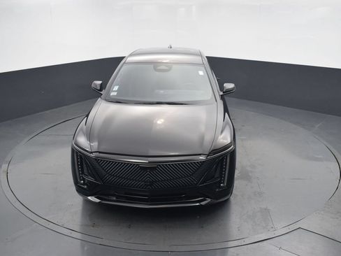 Certified 2024 Cadillac Lyriq Luxury AWD/4WD image 39