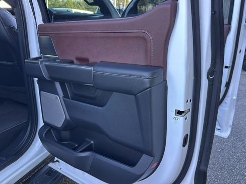 Used 2022 Ford F150 Lariat image 13