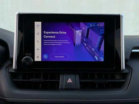 Used 2025 Toyota RAV4 XLE image 29