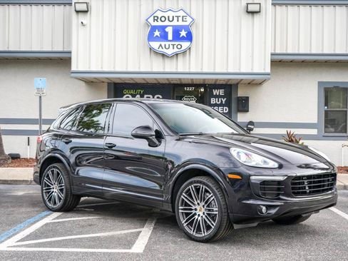 Used 2018 Porsche Cayenne Platinum Edition w/ Premium Package AWD/4WD image 4