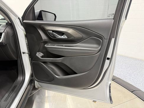 Used 2022 GMC Terrain SLE w/ Elevation Edition image 25