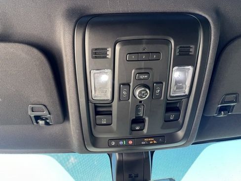 Used 2021 Chevrolet Suburban High Country image 20