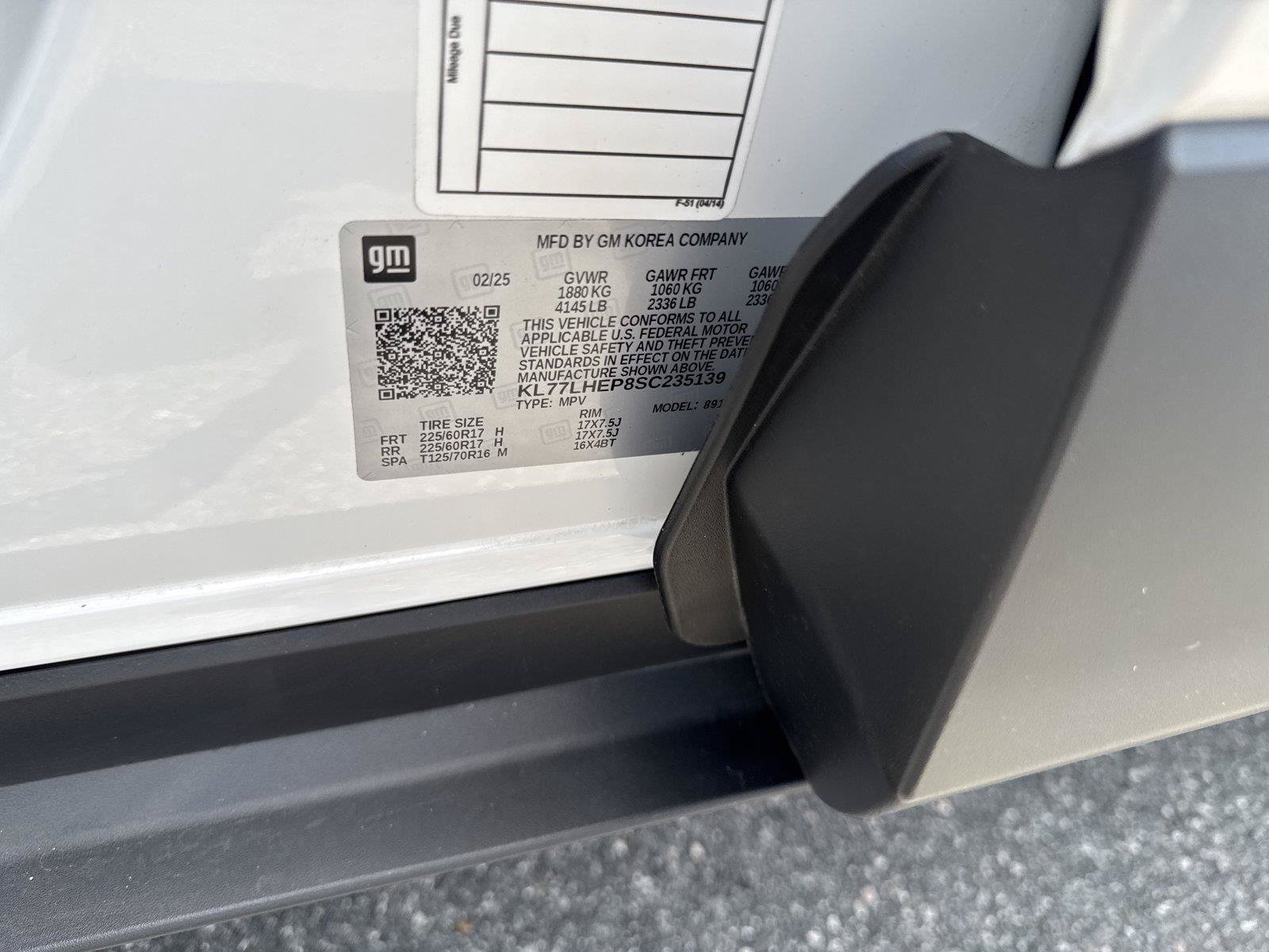 Used 2025 Chevrolet Trax LT w/ LT Convenience Package FWD image 38