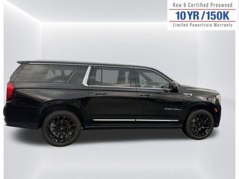 Used 2022 GMC Yukon XL Denali w/ Denali Premium Package image 5