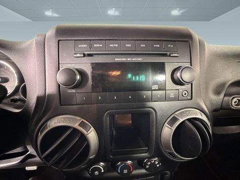 Used 2015 Jeep Wrangler Unlimited Sport w/ Max Tow Package AWD/4WD image 16