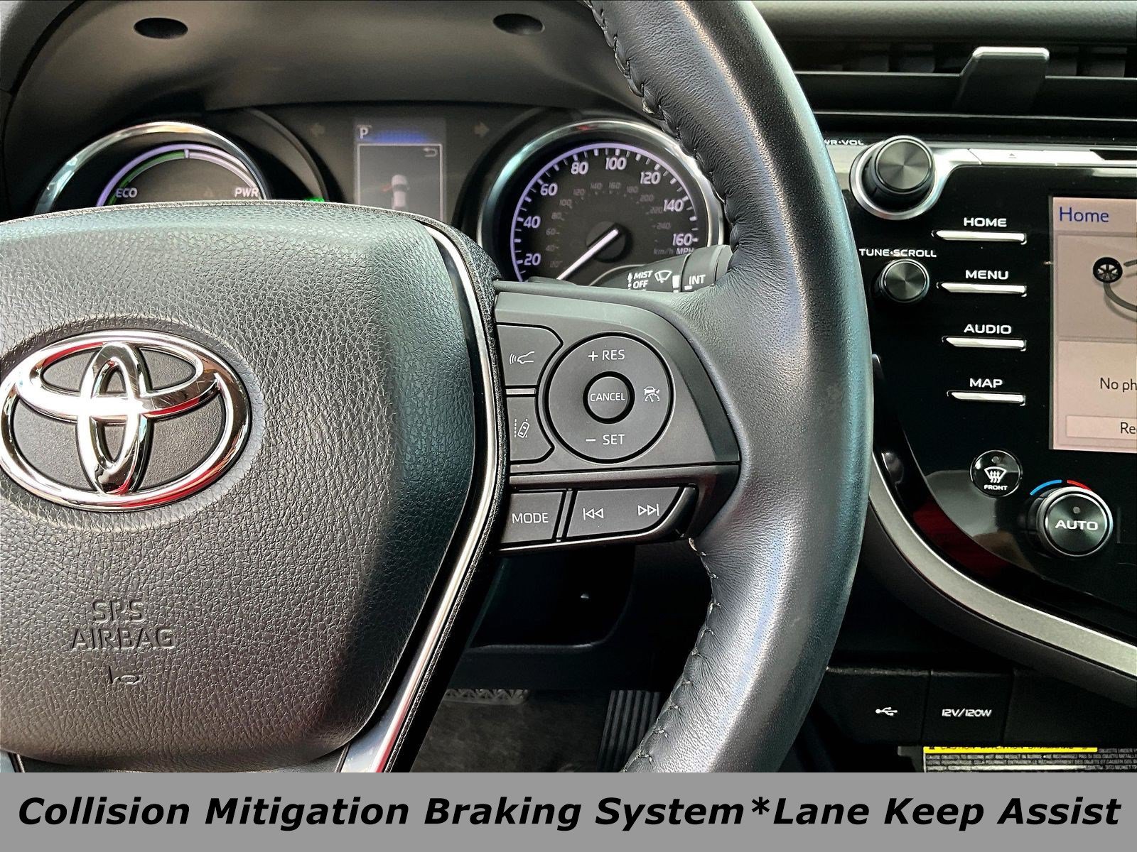 Used 2020 Toyota Camry SE w/ Sunroof Package FWD image 11