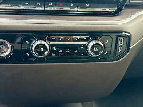 Used 2024 GMC Sierra 1500 SLT image 32