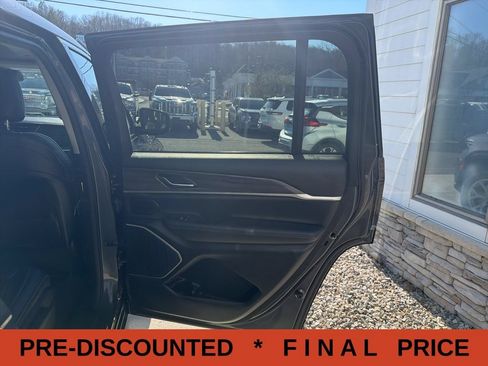 Used 2022 Jeep Grand Cherokee L Limited AWD/4WD image 28
