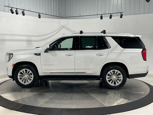 Used 2023 GMC Yukon SLT w/ SLT Premium Package image 16