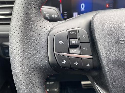 Used 2024 Ford Escape ST-Line w/ Tech Pack #1 AWD/4WD image 32