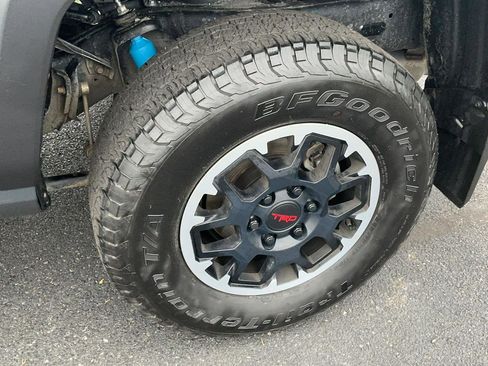 Certified 2024 Toyota Tacoma TRD Off-Road w/ TRD Off Road Upgrade Package AWD/4WD image 19