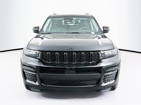 Used 2023 Jeep Grand Cherokee L Limited w/ Black Appearance Package AWD/4WD image 2