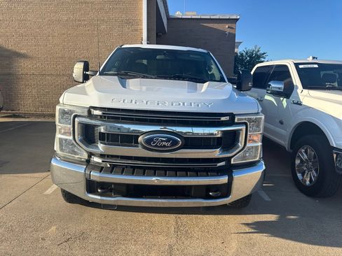 Used 2021 Ford F250 XLT AWD/4WD image 2