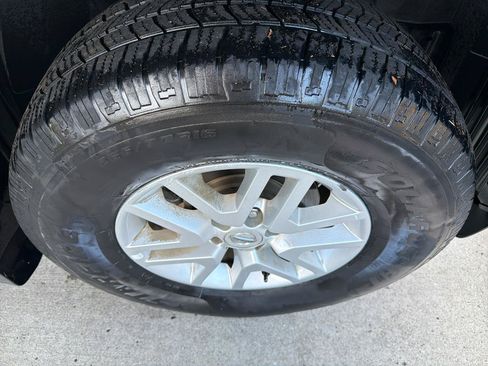 Used 2020 Nissan Frontier SV RWD image 12