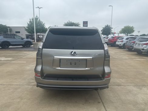 Used 2023 Lexus GX 460 Luxury w/ Sport Design Package image 4