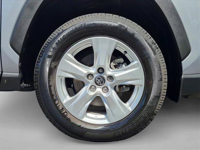 Used 2021 Toyota RAV4 XLE w/ Convenience Package FWD image 22
