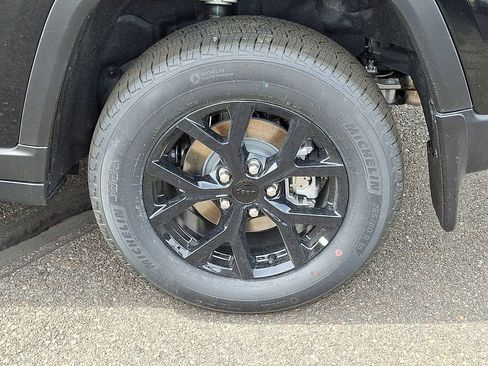 New 2026 Jeep Grand Cherokee Altitude AWD/4WD image 6