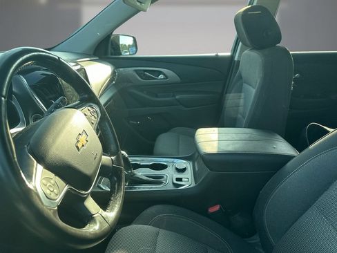 Used 2018 Chevrolet Traverse LT AWD/4WD image 3