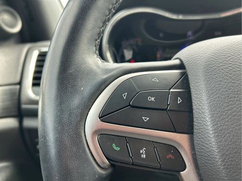 Certified 2020 Jeep Grand Cherokee Altitude image 16