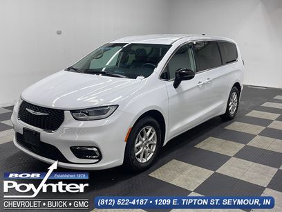 Used 2024 Chrysler Pacifica Touring-L