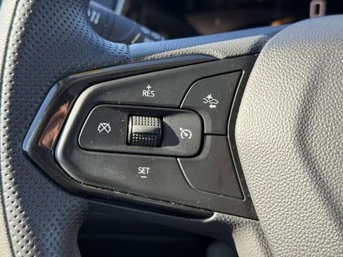 Certified 2025 Chevrolet Trax LT image 18