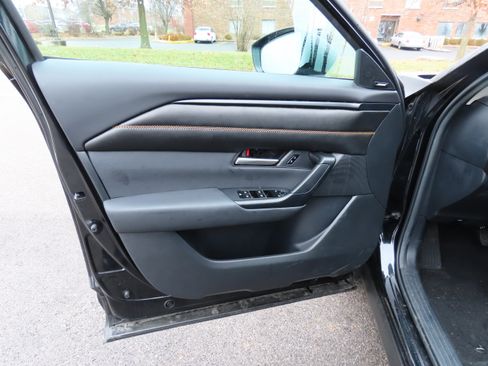 Used 2025 MAZDA CX-50 AWD 2.5 Hybrid w/ Premium Pkg image 22