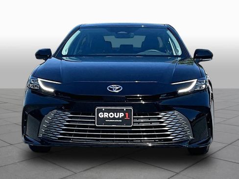 Used 2026 Toyota Camry XLE w/ Premium Package AWD/4WD image 4