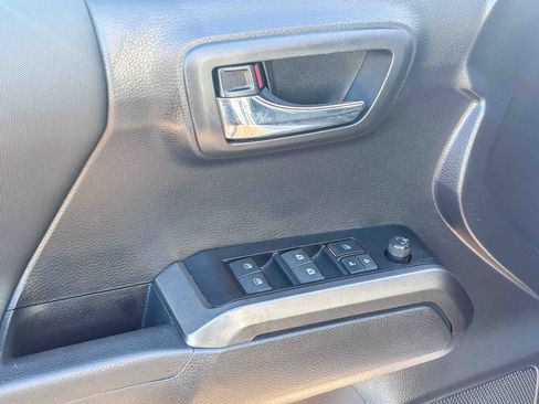 Certified 2023 Toyota Tacoma TRD Off-Road image 22