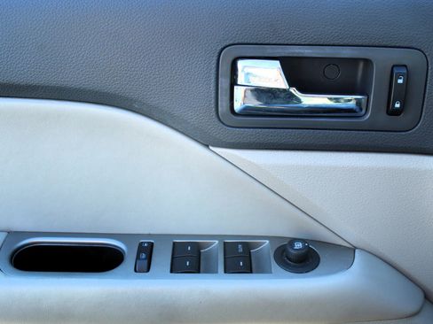 Used 2010 Ford Fusion Hybrid FWD image 9
