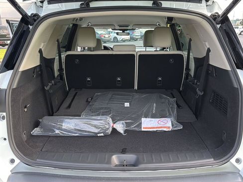 New 2026 Nissan Pathfinder SL FWD image 32
