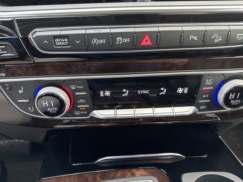 Used 2018 Audi Q7 3.0T Prestige w/ Prestige Package image 12