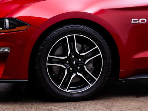 Used 2021 Ford Mustang GT RWD image 4